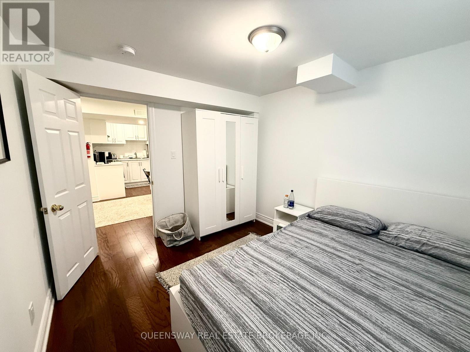 35 Oakmoor Lane N, Markham, Ontario  L6B 0P1 - Photo 6 - N12685014