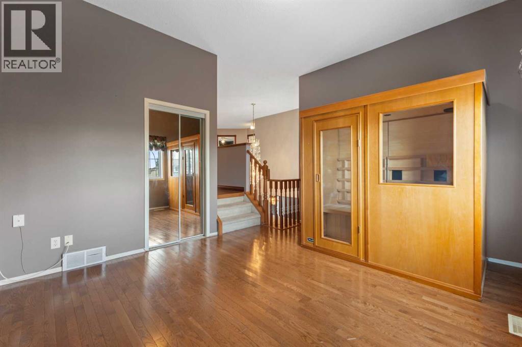 253 Coral Shores Cape Ne, Calgary, Alberta  T3J 3T8 - Photo 35 - A2260661