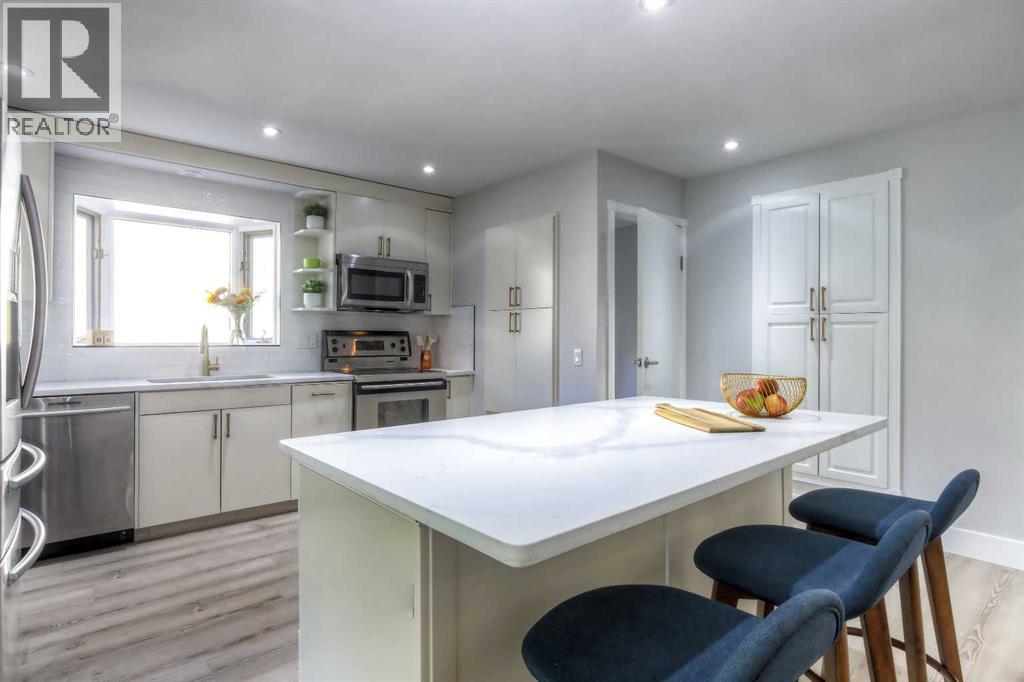 511 Cedarille Crescent SW, Calgary, Alberta