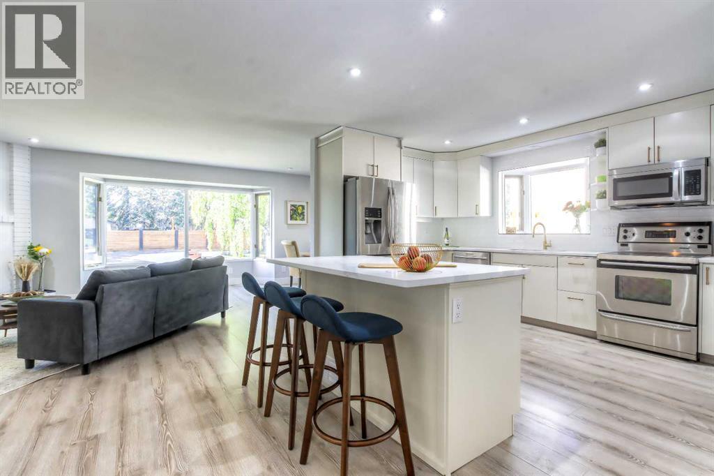 511 Cedarille Crescent Sw, Calgary, Alberta  T2W 2H6 - Photo 9 - A2263171