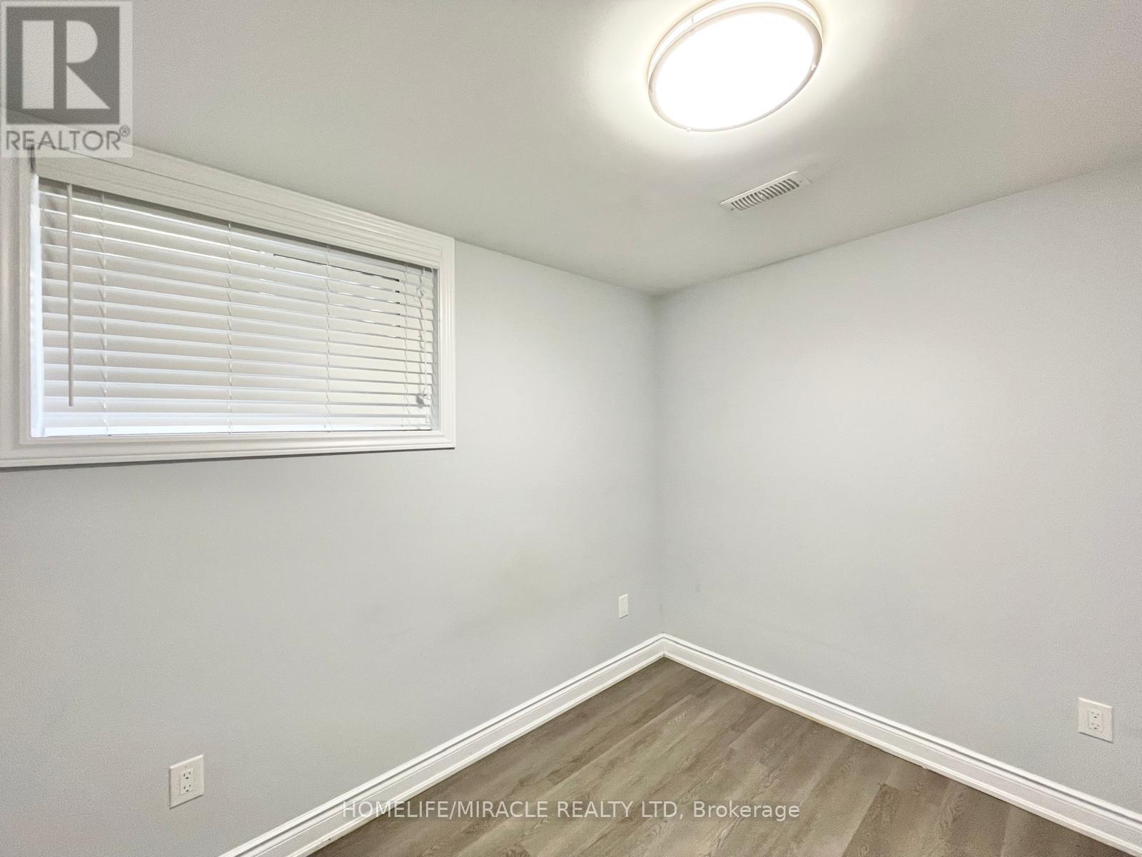 B - 98 Dallan Drive, Guelph, Ontario  N1L 0N3 - Photo 14 - X12685010