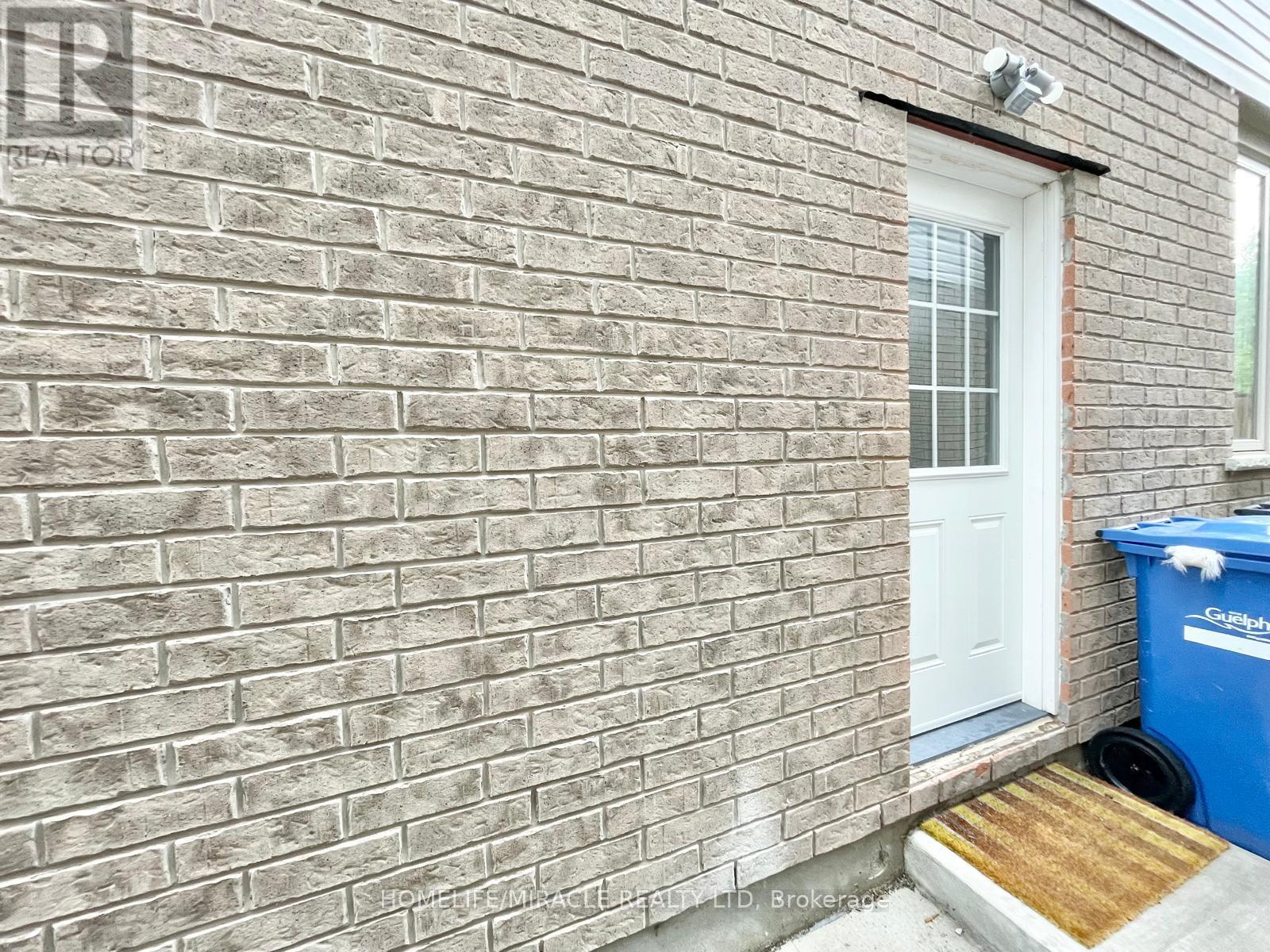 B - 98 Dallan Drive, Guelph, Ontario  N1L 0N3 - Photo 2 - X12685010