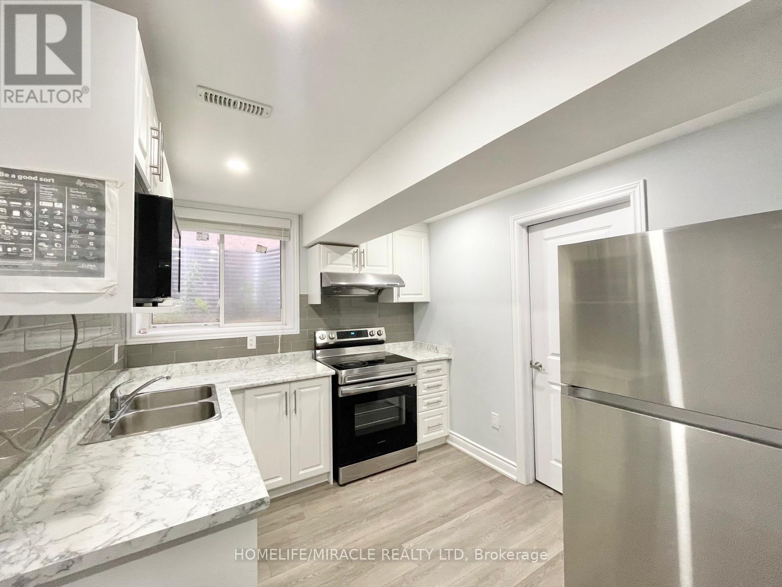 B - 98 Dallan Drive, Guelph, Ontario  N1L 0N3 - Photo 4 - X12685010