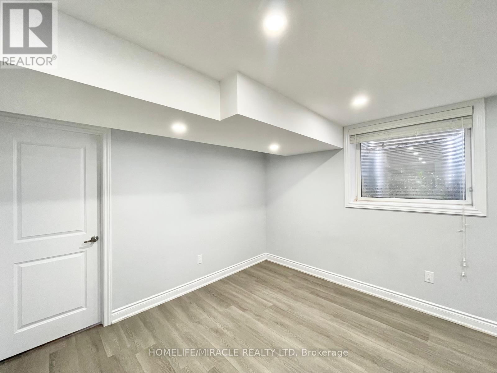 B - 98 Dallan Drive, Guelph, Ontario  N1L 0N3 - Photo 7 - X12685010