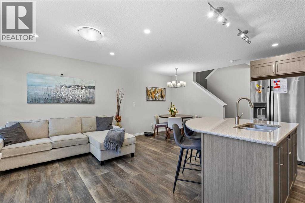 51 Yorkville Boulevard Sw, Calgary, Alberta  T2X 4K2 - Photo 3 - A2278471