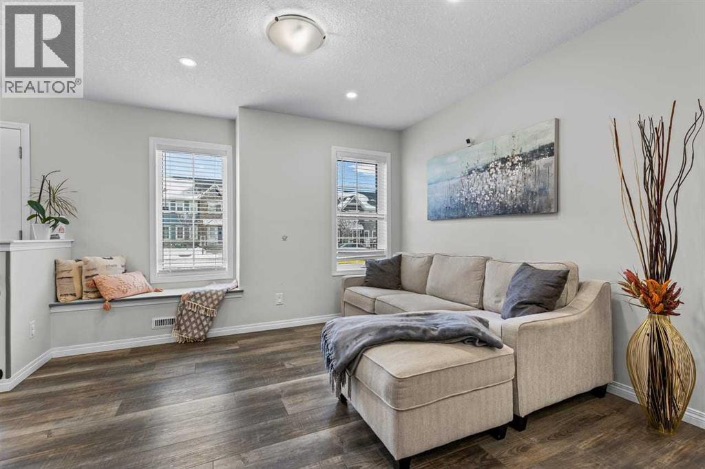 51 Yorkville Boulevard Sw, Calgary, Alberta  T2X 4K2 - Photo 6 - A2278471