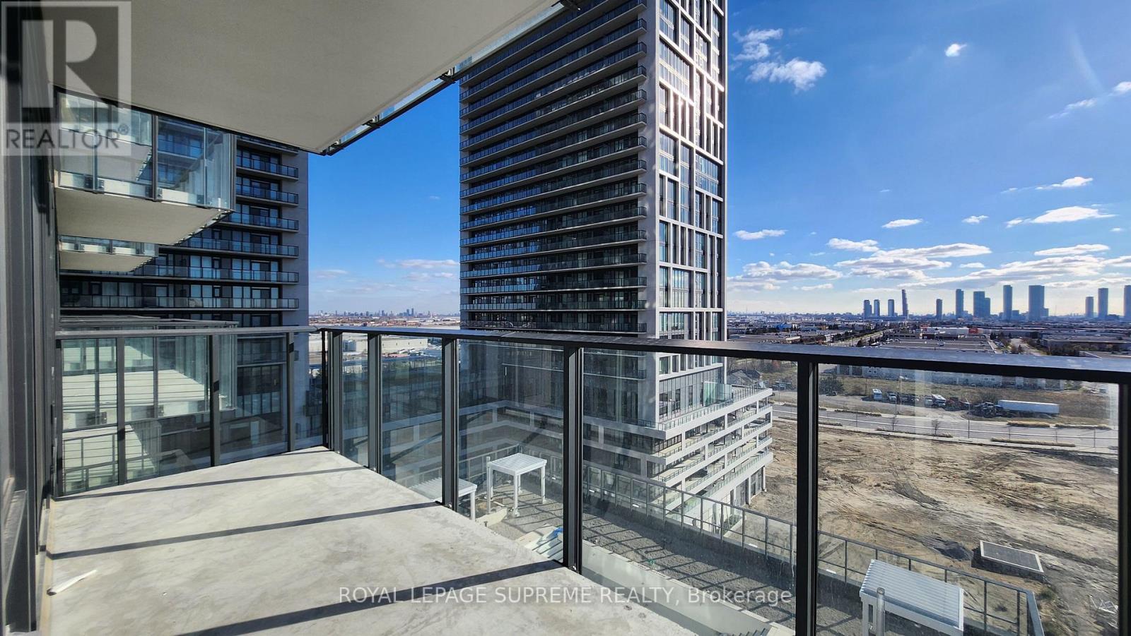 1005 - 27 Korda Gate, Vaughan, Ontario  L4K 0P6 - Photo 10 - N12568626