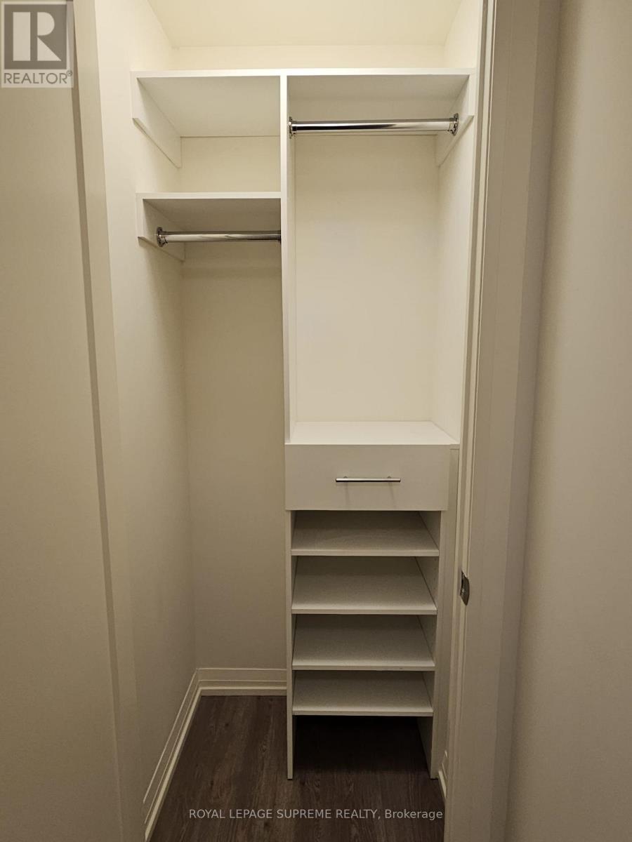 1005 - 27 Korda Gate, Vaughan, Ontario  L4K 0P6 - Photo 22 - N12568626