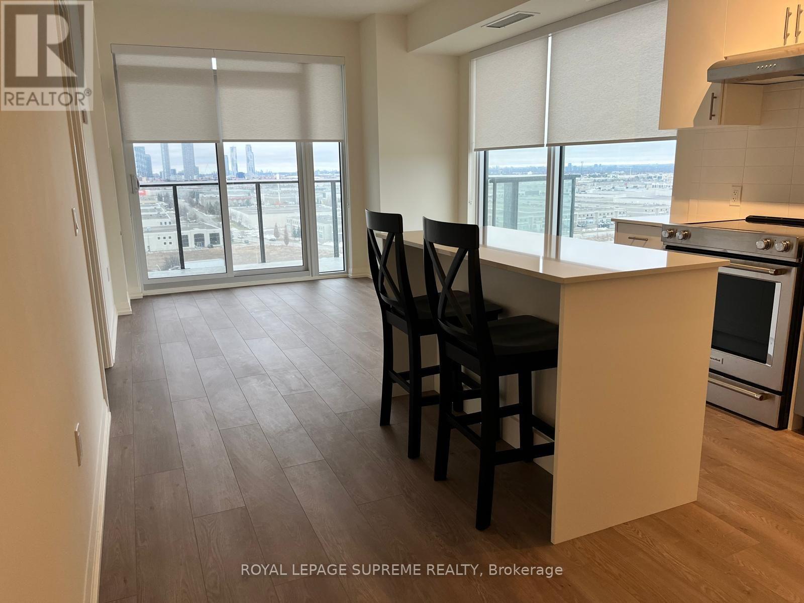 1005 - 27 Korda Gate, Vaughan, Ontario  L4K 0P6 - Photo 2 - N12568626