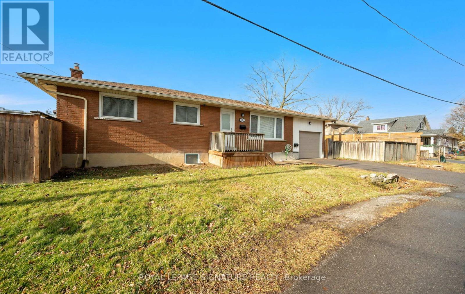 11 Rockwood Avenue, St. Catharines, Ontario  L2P 1E3 - Photo 4 - X12645294