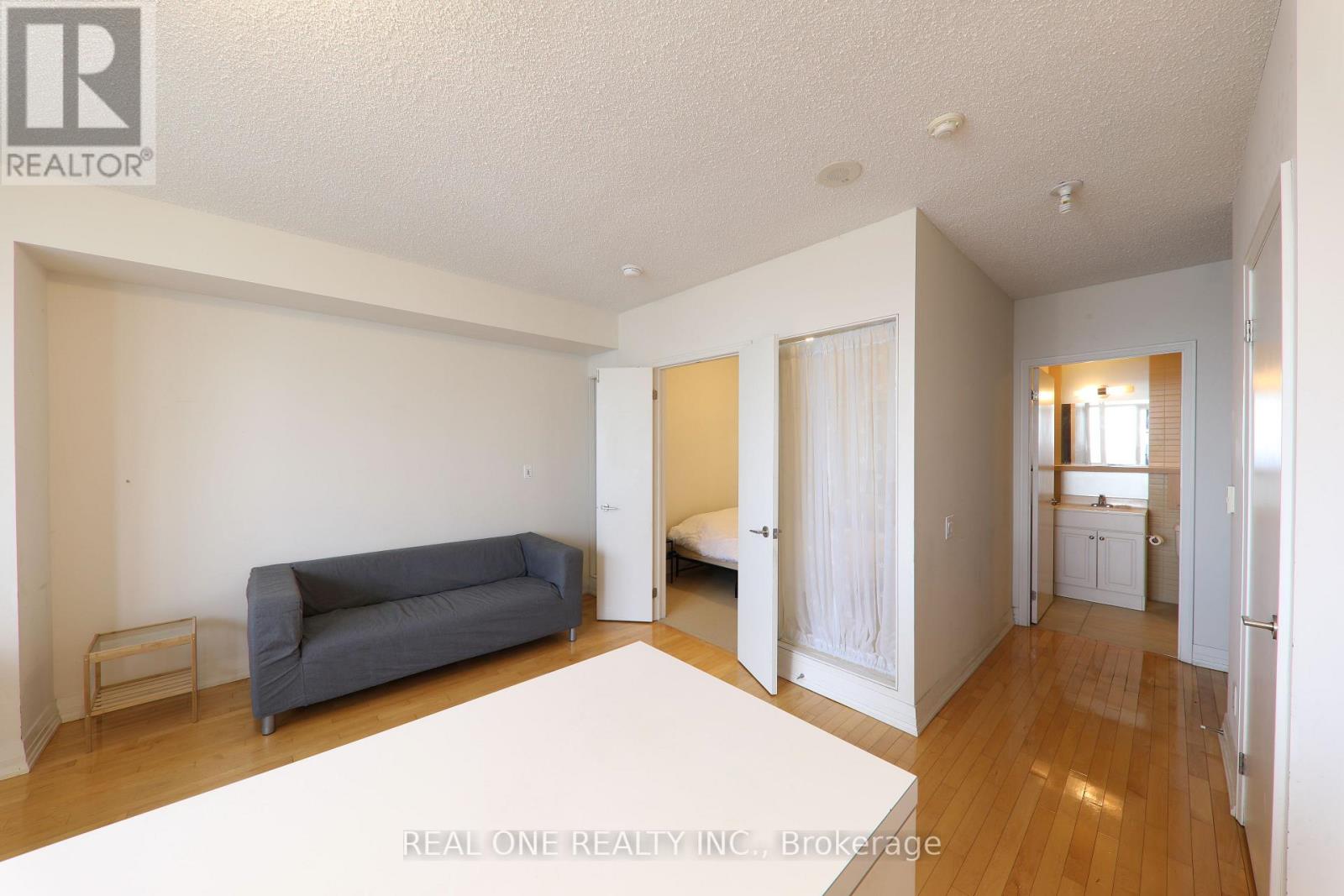 2310 - 25 Carlton Street, Toronto, Ontario  M5B 1L4 - Photo 15 - C12685054