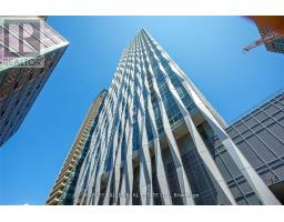 2705 - 1 YORKVILLE AVENUE, Toronto, Ontario