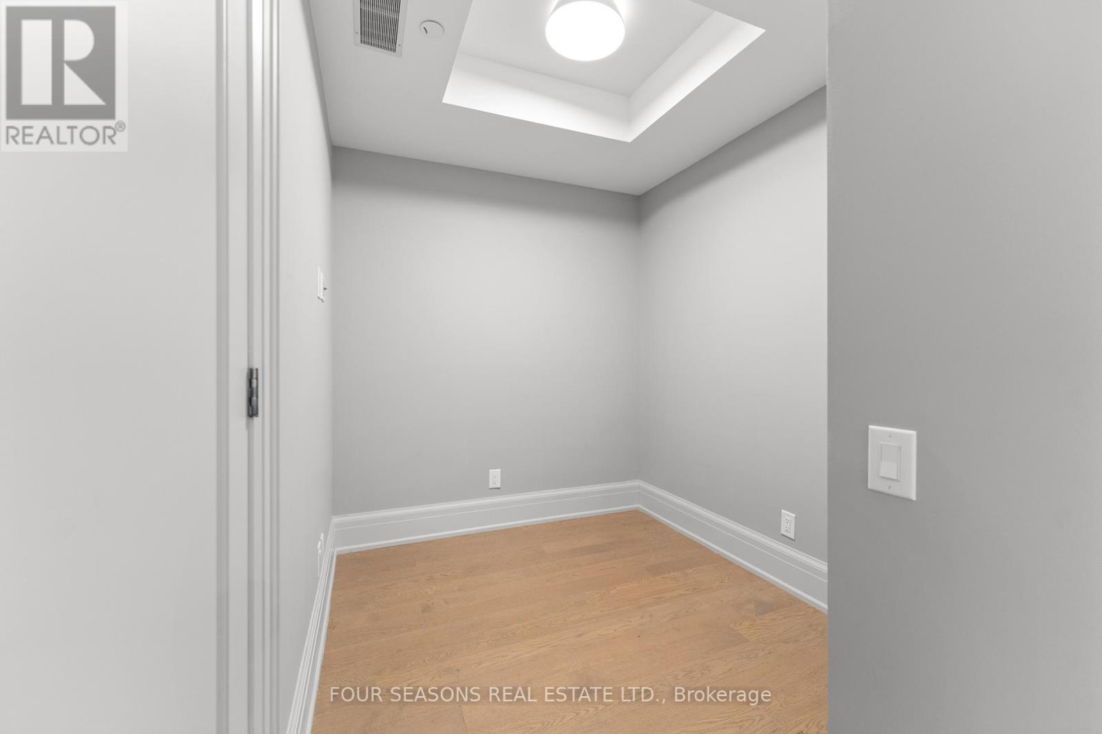 507 - 181 Davenport Road, Toronto, Ontario  M5R 1J1 - Photo 4 - C12685082