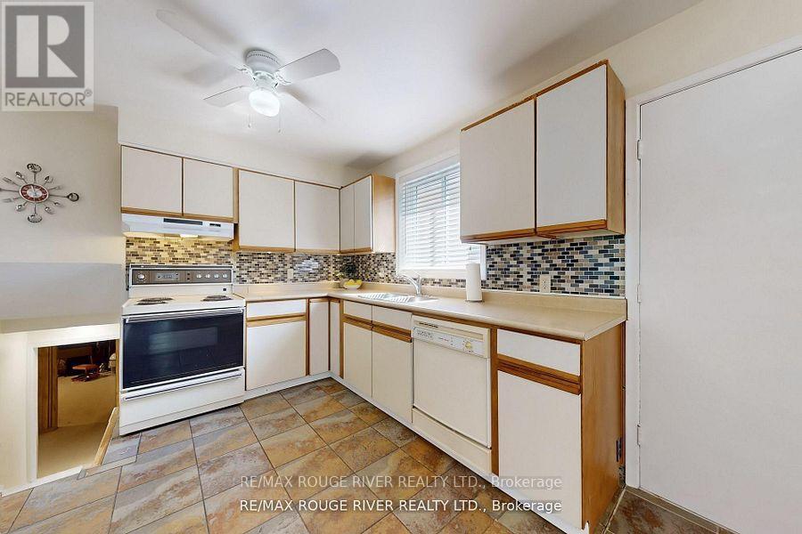 18 Darlingside Drive, Toronto, Ontario  M1E 3N8 - Photo 10 - E12685038