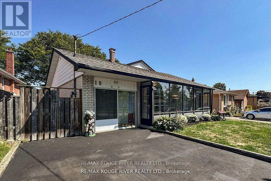 18 Darlingside Drive, Toronto, Ontario  M1E 3N8 - Photo 2 - E12685038