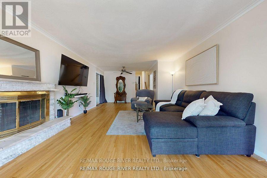 18 Darlingside Drive, Toronto, Ontario  M1E 3N8 - Photo 7 - E12685038