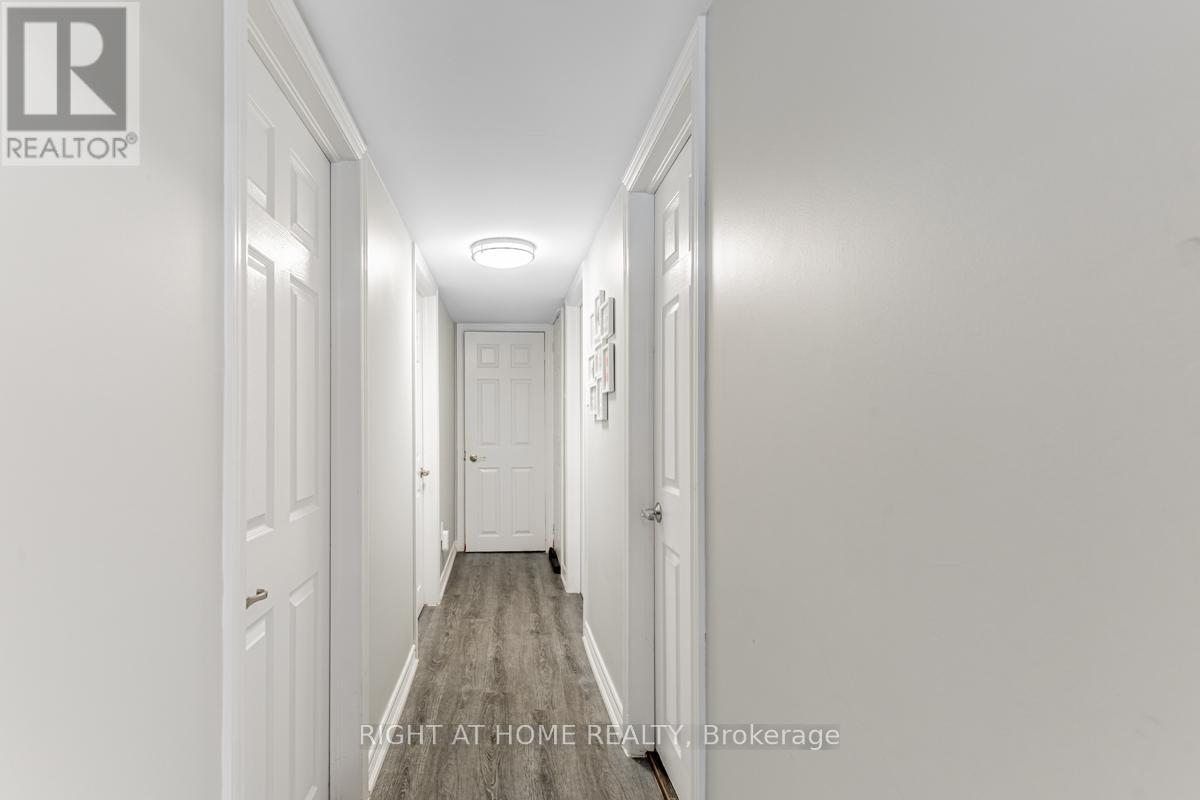 213 Kayla Crescent, Vaughan, Ontario  L6A 3P3 - Photo 2 - N12685070