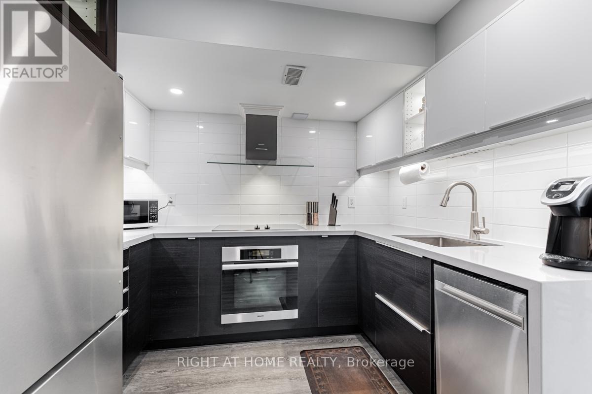 213 Kayla Crescent, Vaughan, Ontario  L6A 3P3 - Photo 6 - N12685070