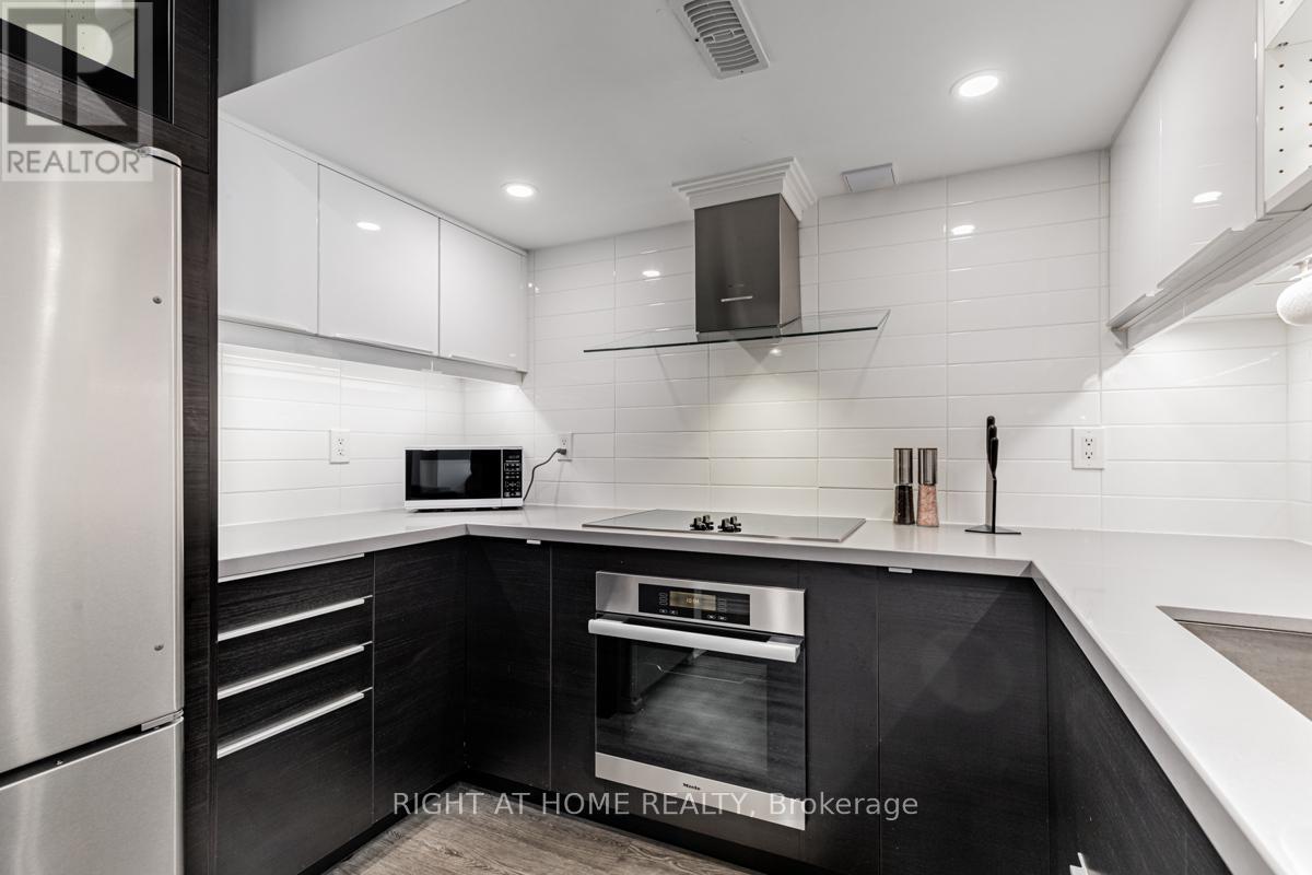 213 Kayla Crescent, Vaughan, Ontario  L6A 3P3 - Photo 7 - N12685070