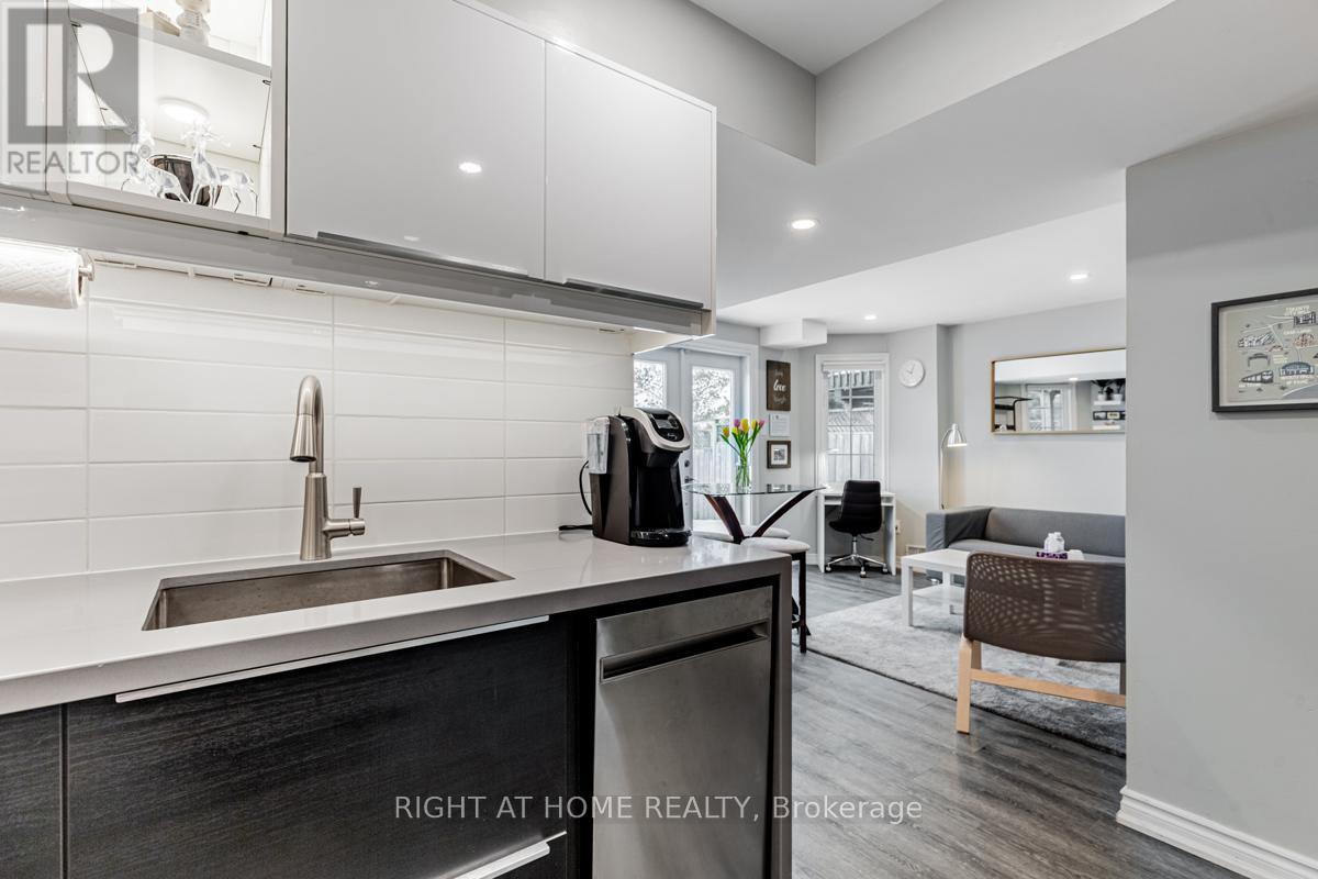 213 Kayla Crescent, Vaughan, Ontario  L6A 3P3 - Photo 9 - N12685070