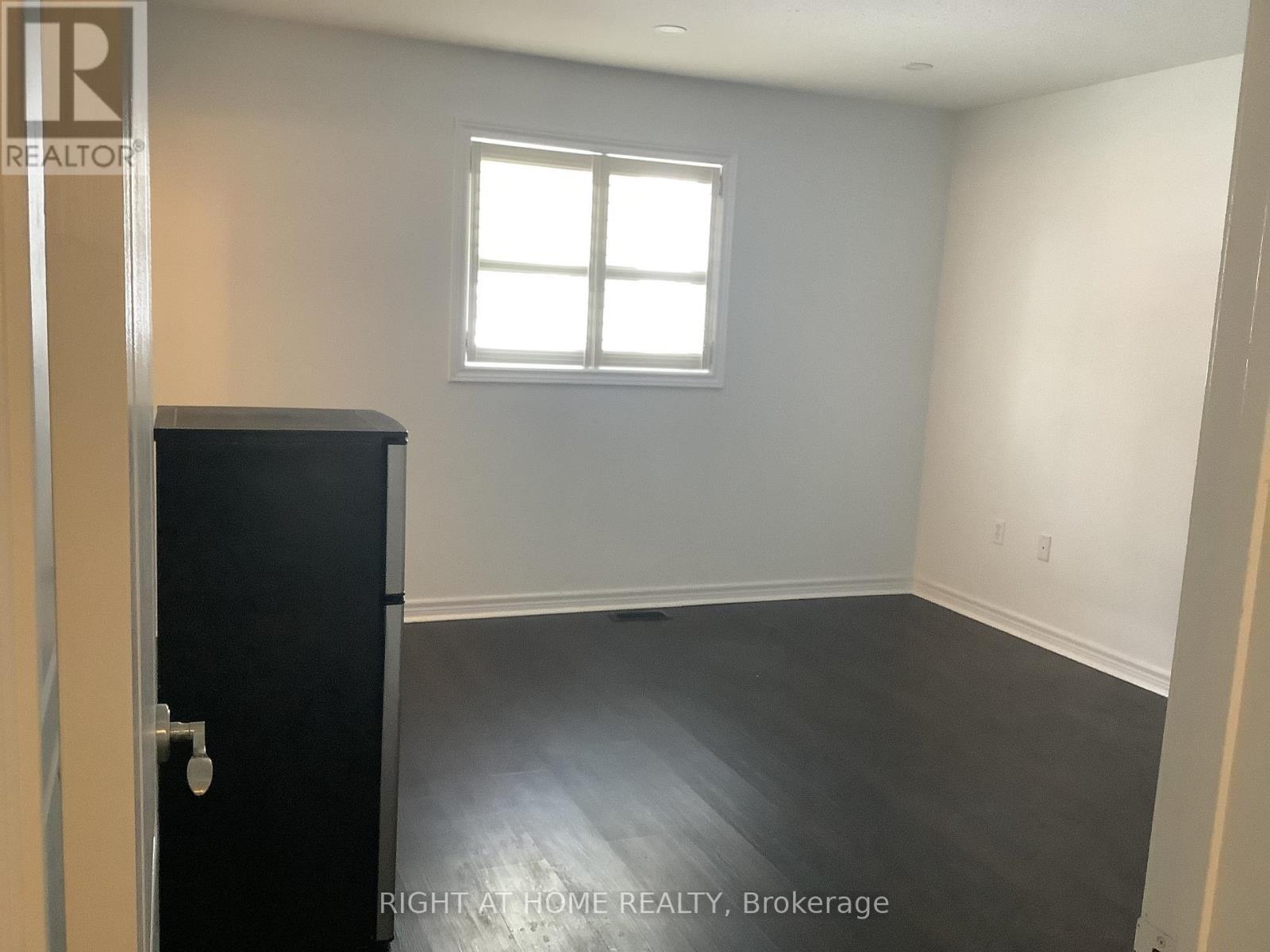 41 Bloom Crescent, Barrie, Ontario  L4N 0S8 - Photo 10 - S12685034