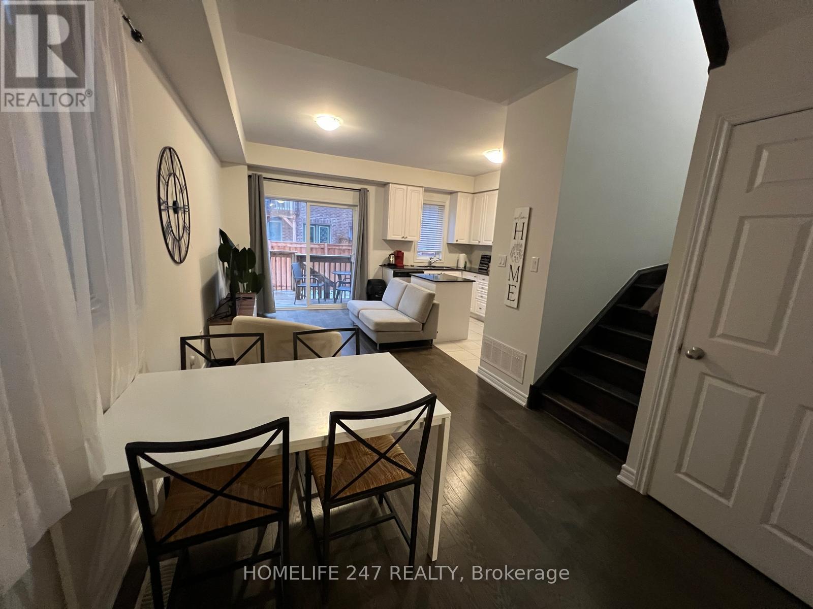 3969 Leonardo Street, Burlington, Ontario  L7M 0Z7 - Photo 2 - W12682532