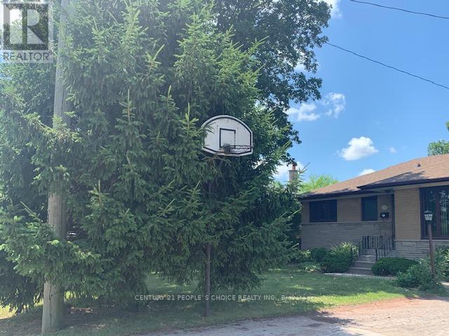 Lower 1 - 1393 Selkirk Avenue, Oakville, Ontario  L6L 2V5 - Photo 3 - W12685080