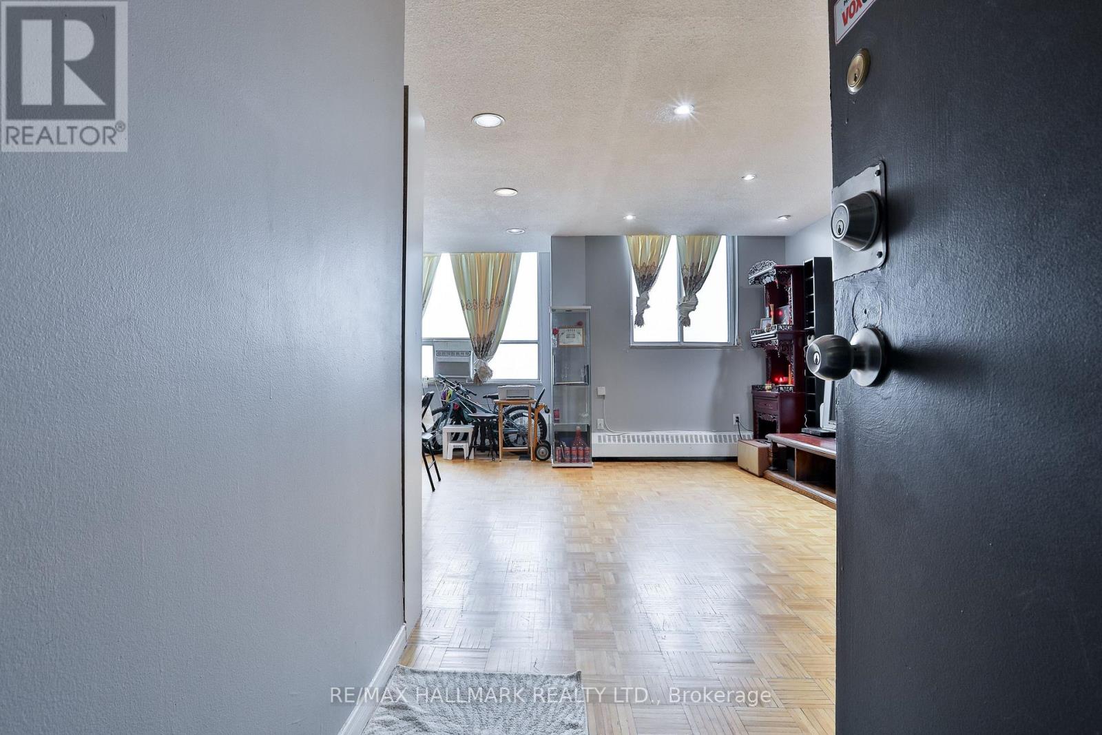 1214 - 50 Lotherton Pathway, Toronto, Ontario  M6B 2G7 - Photo 3 - W12685086