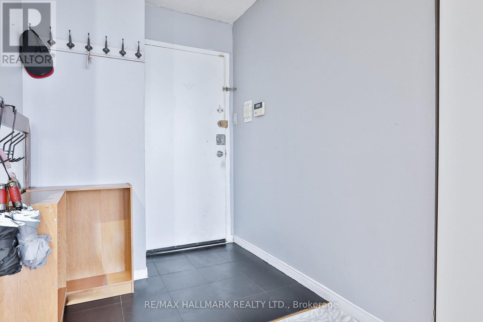 1214 - 50 Lotherton Pathway, Toronto, Ontario  M6B 2G7 - Photo 4 - W12685086