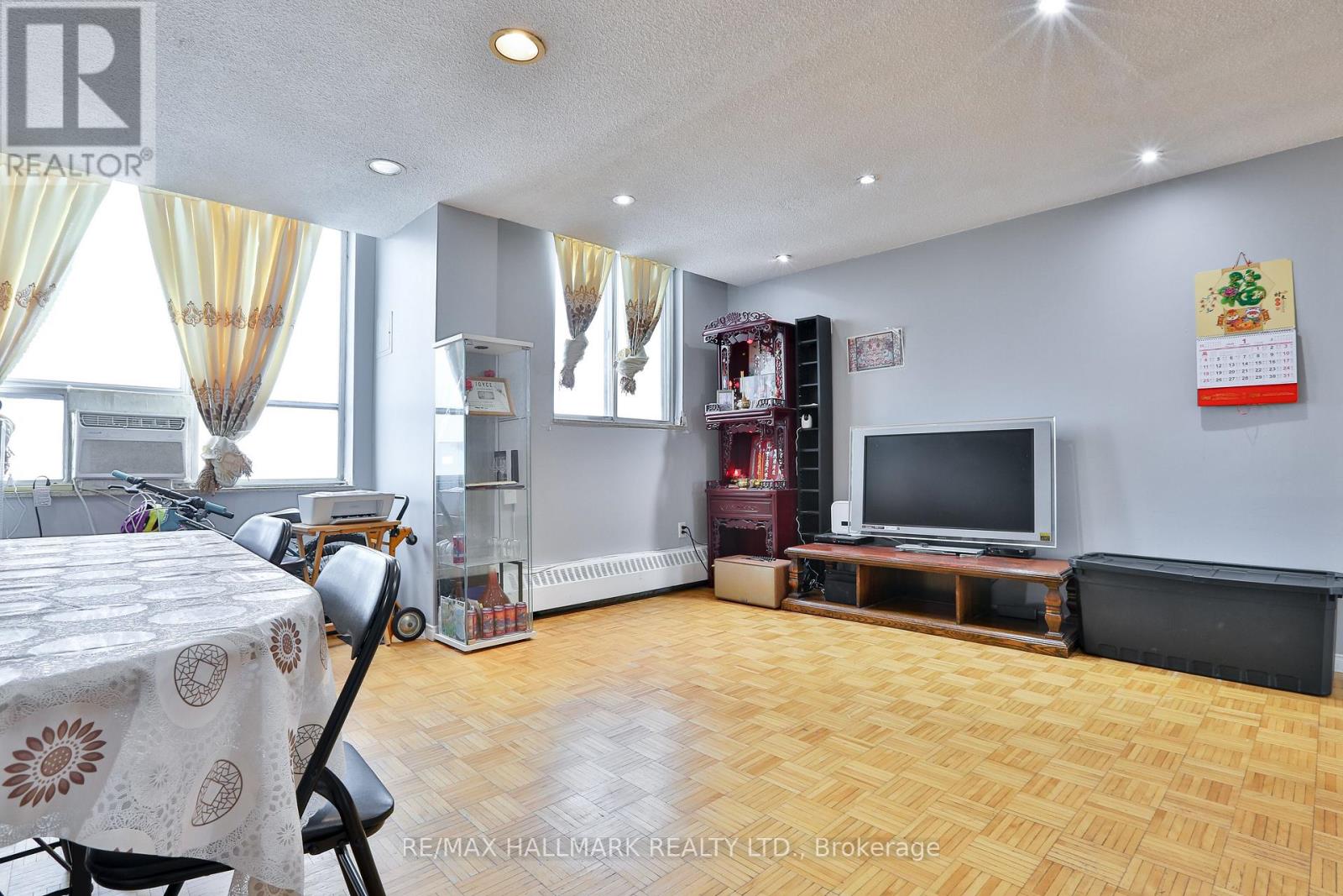 1214 - 50 Lotherton Pathway, Toronto, Ontario  M6B 2G7 - Photo 6 - W12685086