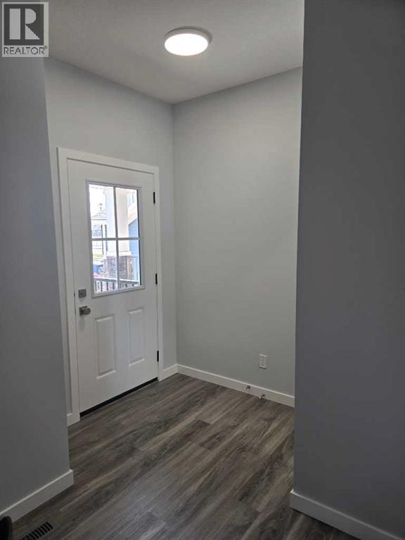 512 Baywater Manor Sw, Airdrie, Alberta  T4B 5R5 - Photo 3 - A2269934