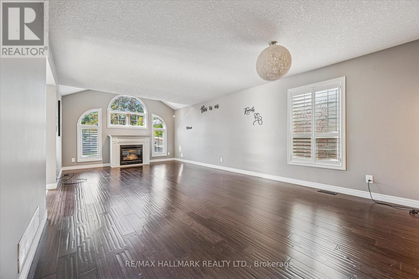 503 Brigantine Drive, Waterloo, Ontario  N2K 4B7 - Photo 5 - X12685032