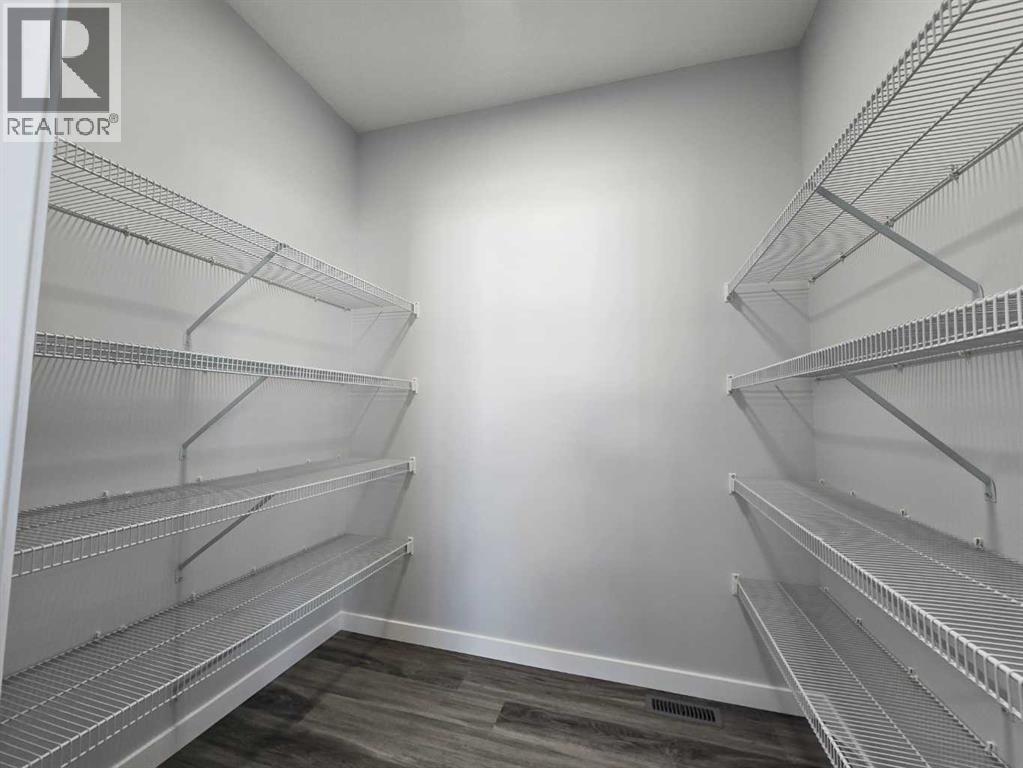 512 Baywater Manor Sw, Airdrie, Alberta  T4B 5R5 - Photo 15 - A2269934