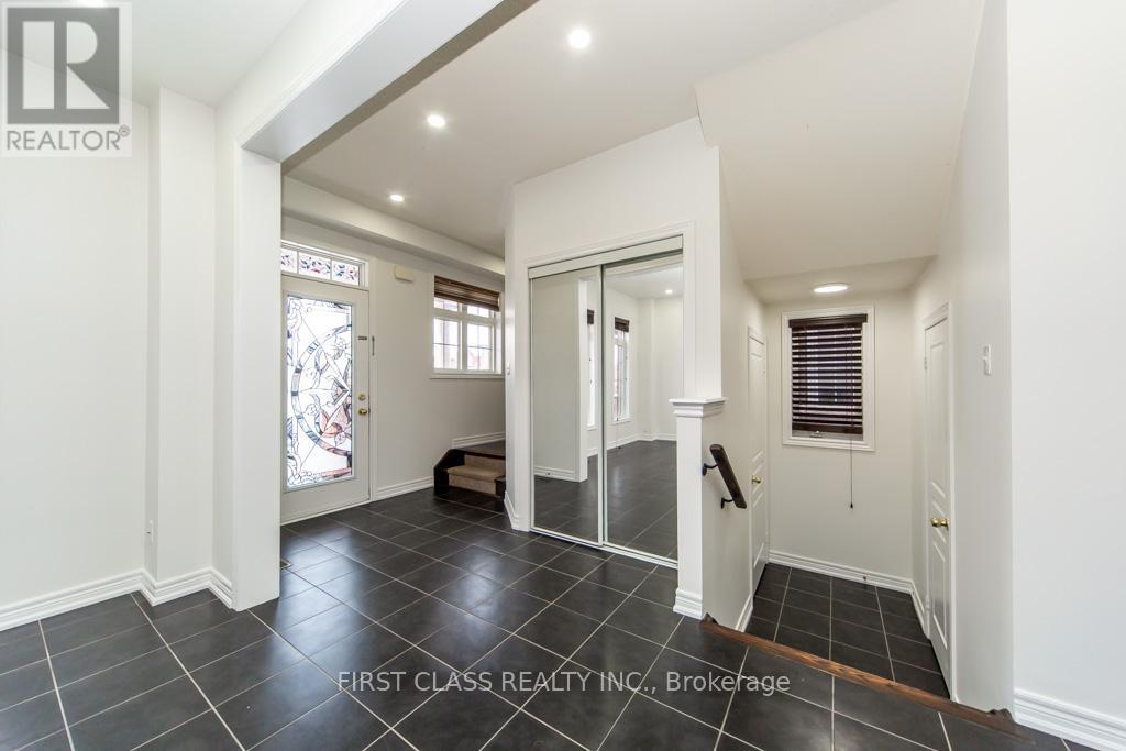 5355 Tenth Line W, Mississauga, Ontario  L5M 0V8 - Photo 22 - W12639602