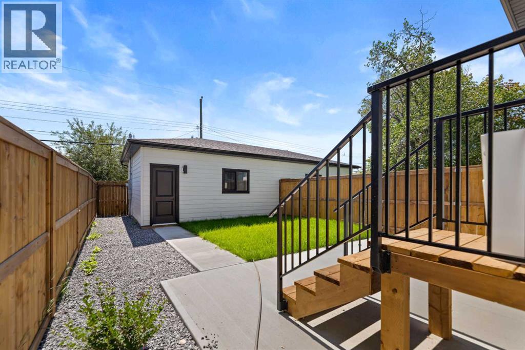 7931 47 Avenue Nw, Calgary, Alberta  T3B 1Z3 - Photo 10 - A2271003