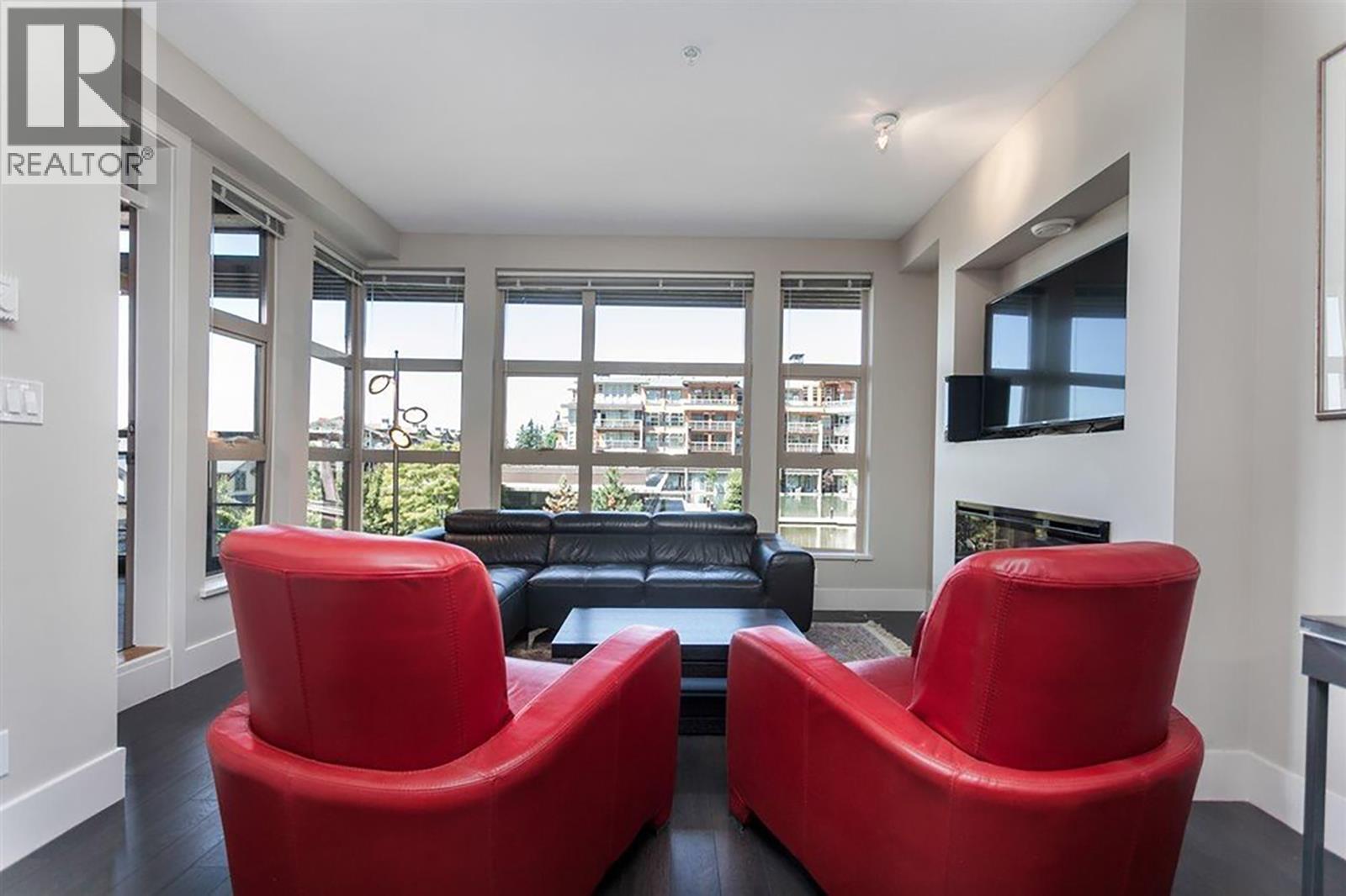 219 3606 ALDERCREST DRIVE, North Vancouver, British Columbia