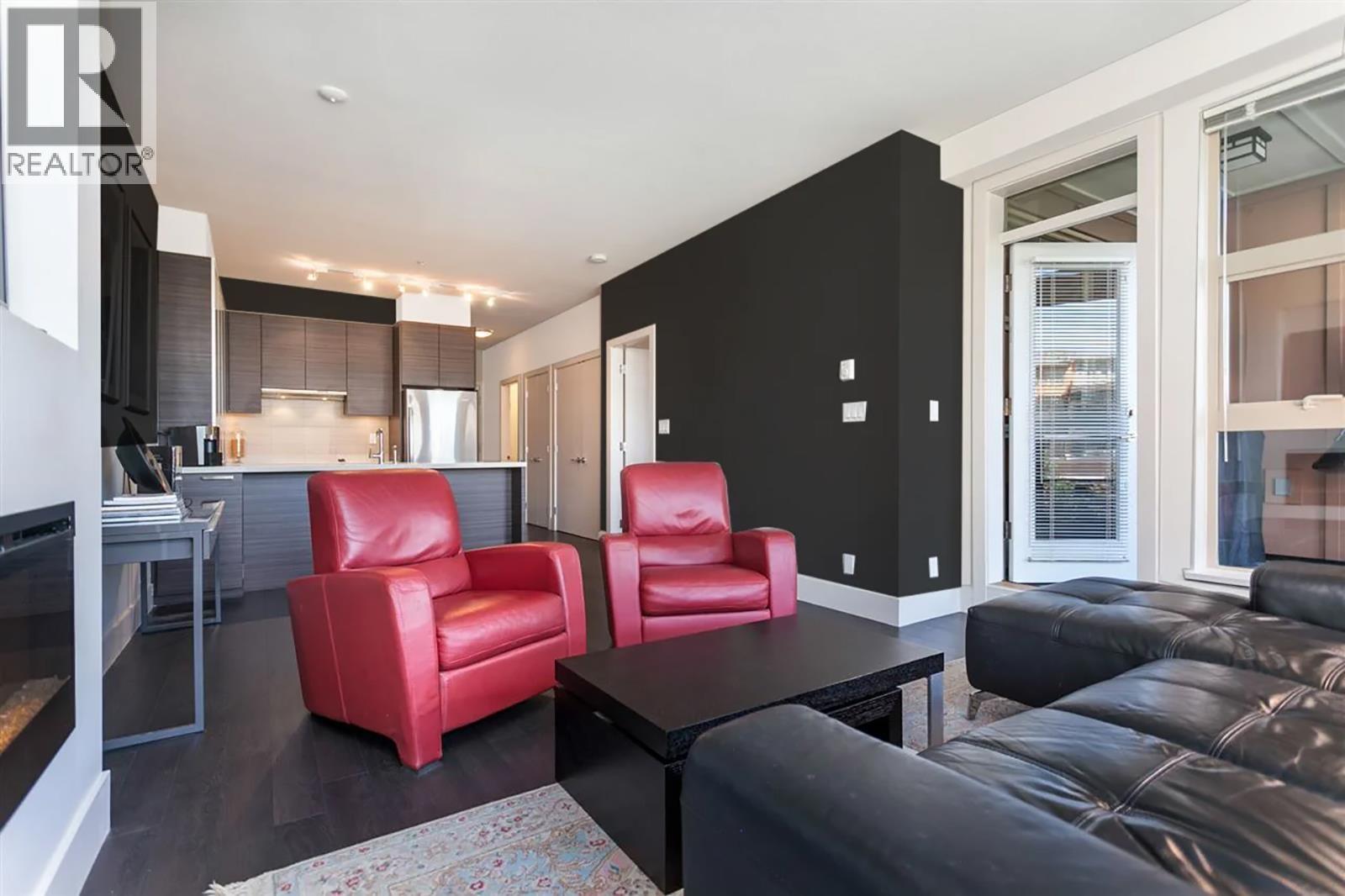 219 3606 Aldercrest Drive, North Vancouver, British Columbia  V7G 0A3 - Photo 3 - R3078021