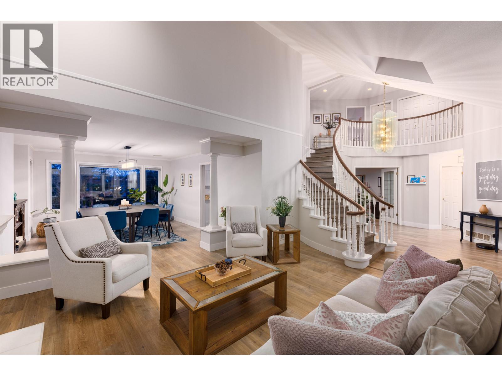 4702 Stahaken Court, Tsawwassen, British Columbia  V4M 4B9 - Photo 3 - R3078087