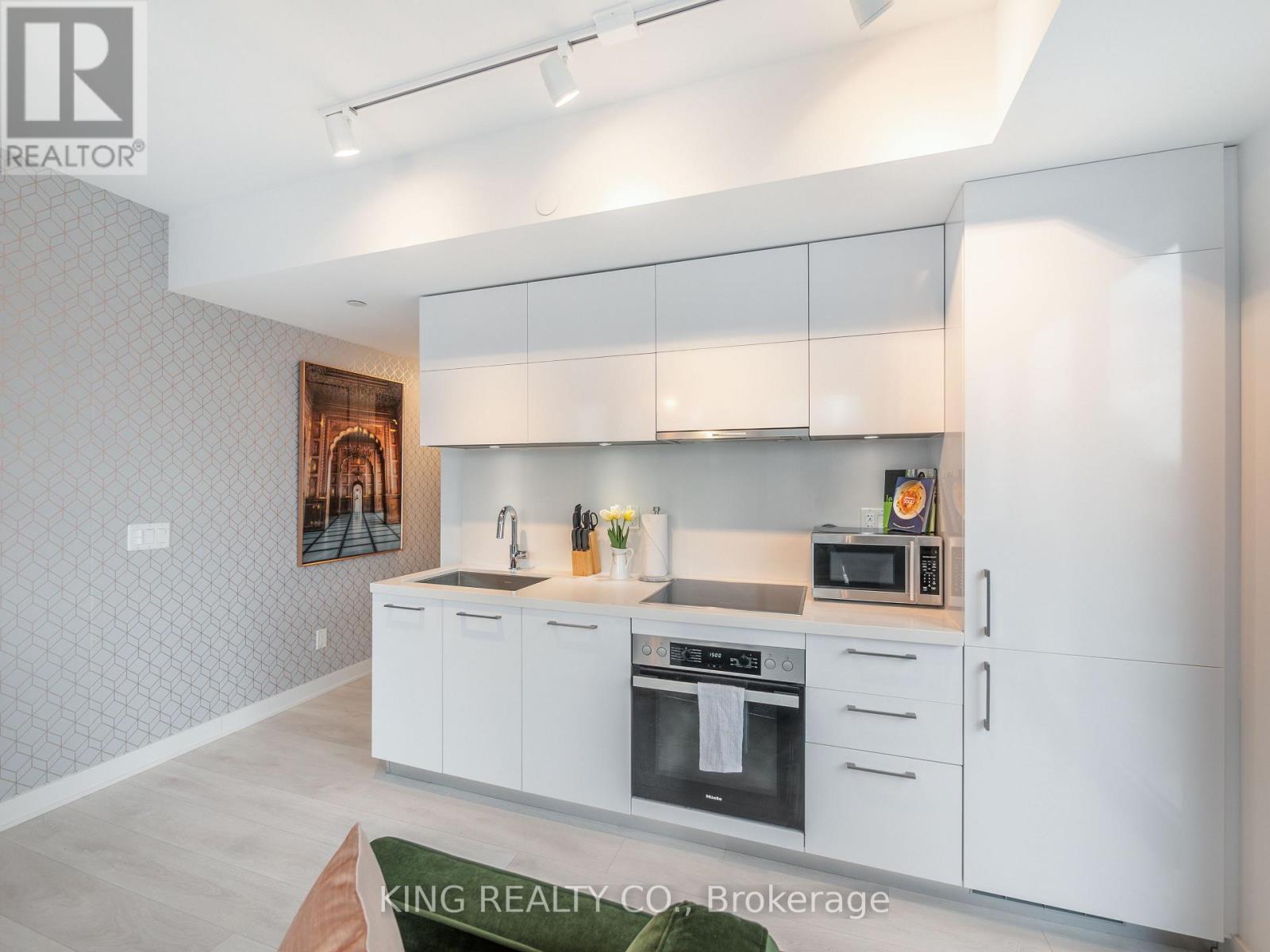 1402 - 188 Cumberland Street, Toronto, Ontario  M5R 2G3 - Photo 23 - C12685090