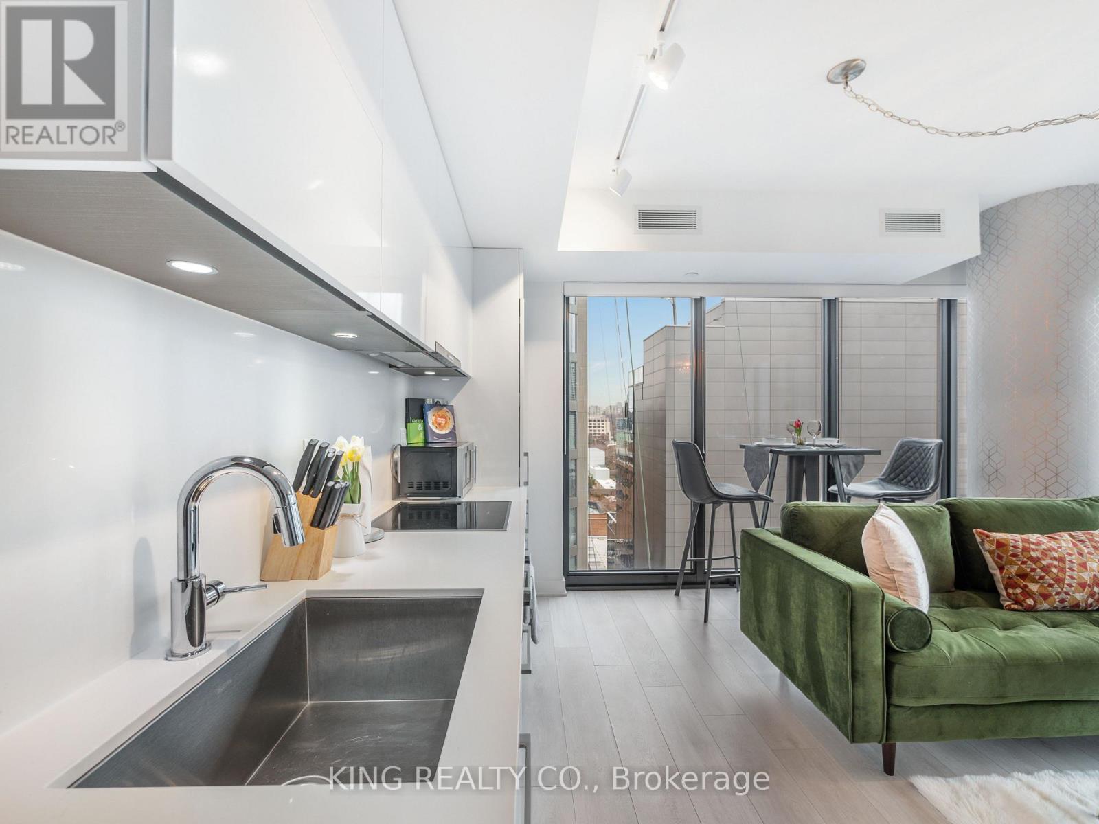 1402 - 188 Cumberland Street, Toronto, Ontario  M5R 2G3 - Photo 24 - C12685090