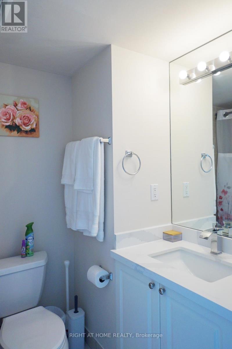 3307 - 219 Fort York Boulevard, Toronto, Ontario  M5V 1B1 - Photo 12 - C12685104