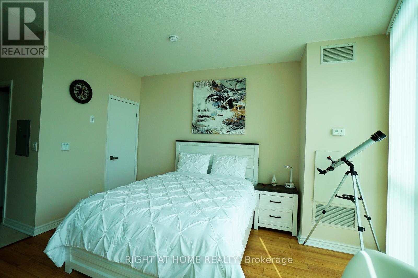 3307 - 219 Fort York Boulevard, Toronto, Ontario  M5V 1B1 - Photo 14 - C12685104