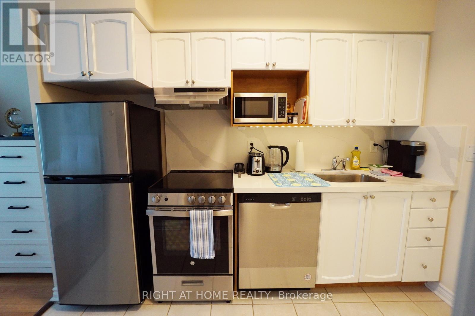 3307 - 219 Fort York Boulevard, Toronto, Ontario  M5V 1B1 - Photo 19 - C12685104