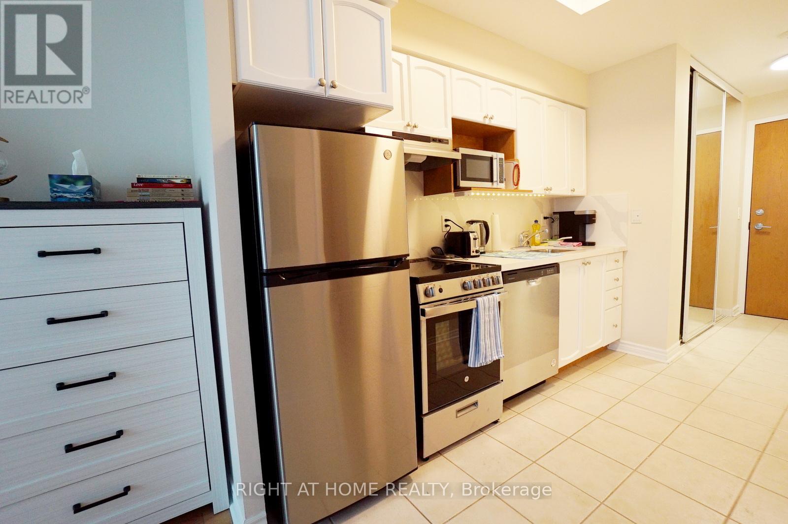 3307 - 219 Fort York Boulevard, Toronto, Ontario  M5V 1B1 - Photo 20 - C12685104