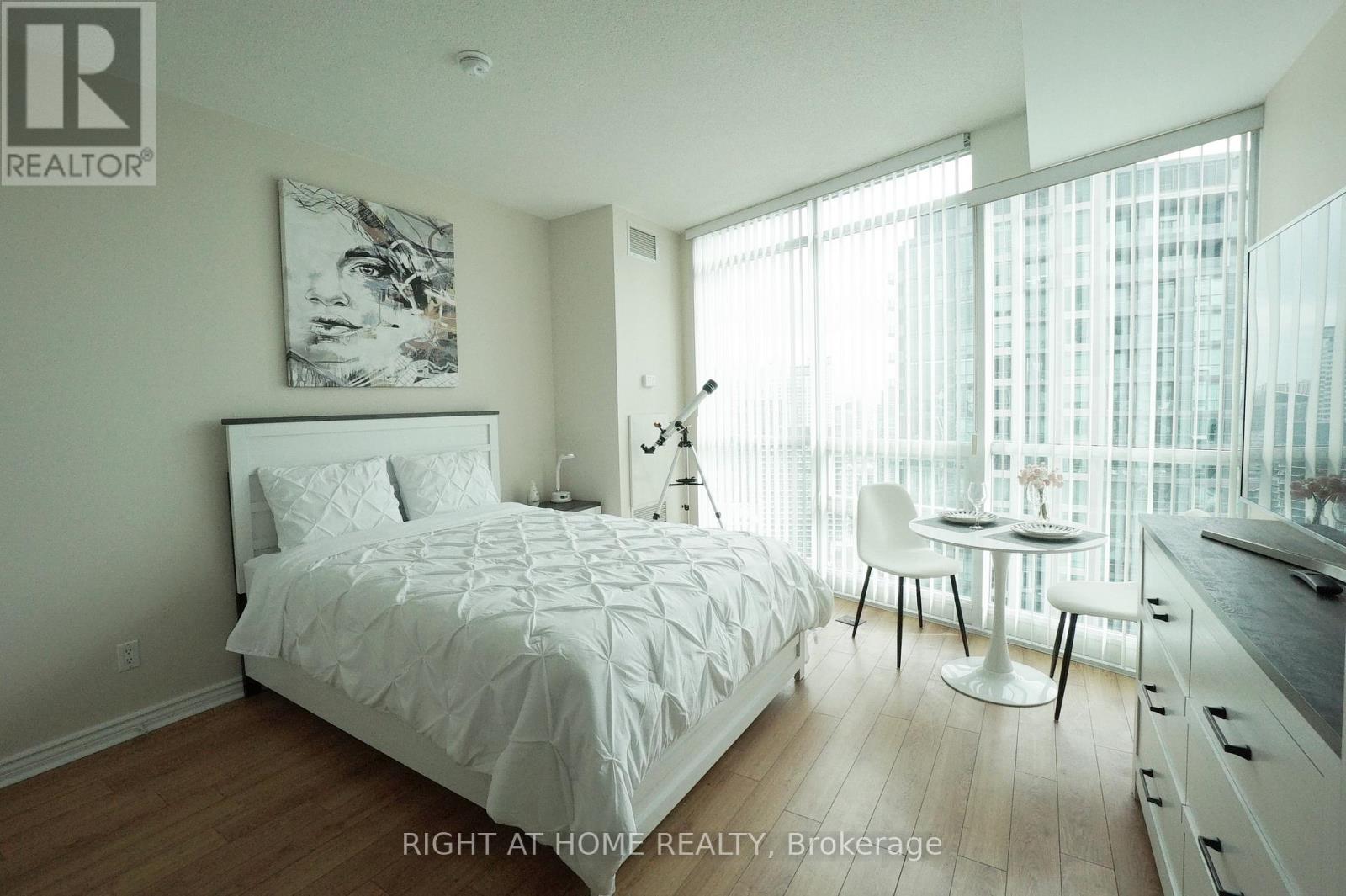 3307 - 219 Fort York Boulevard, Toronto, Ontario  M5V 1B1 - Photo 21 - C12685104