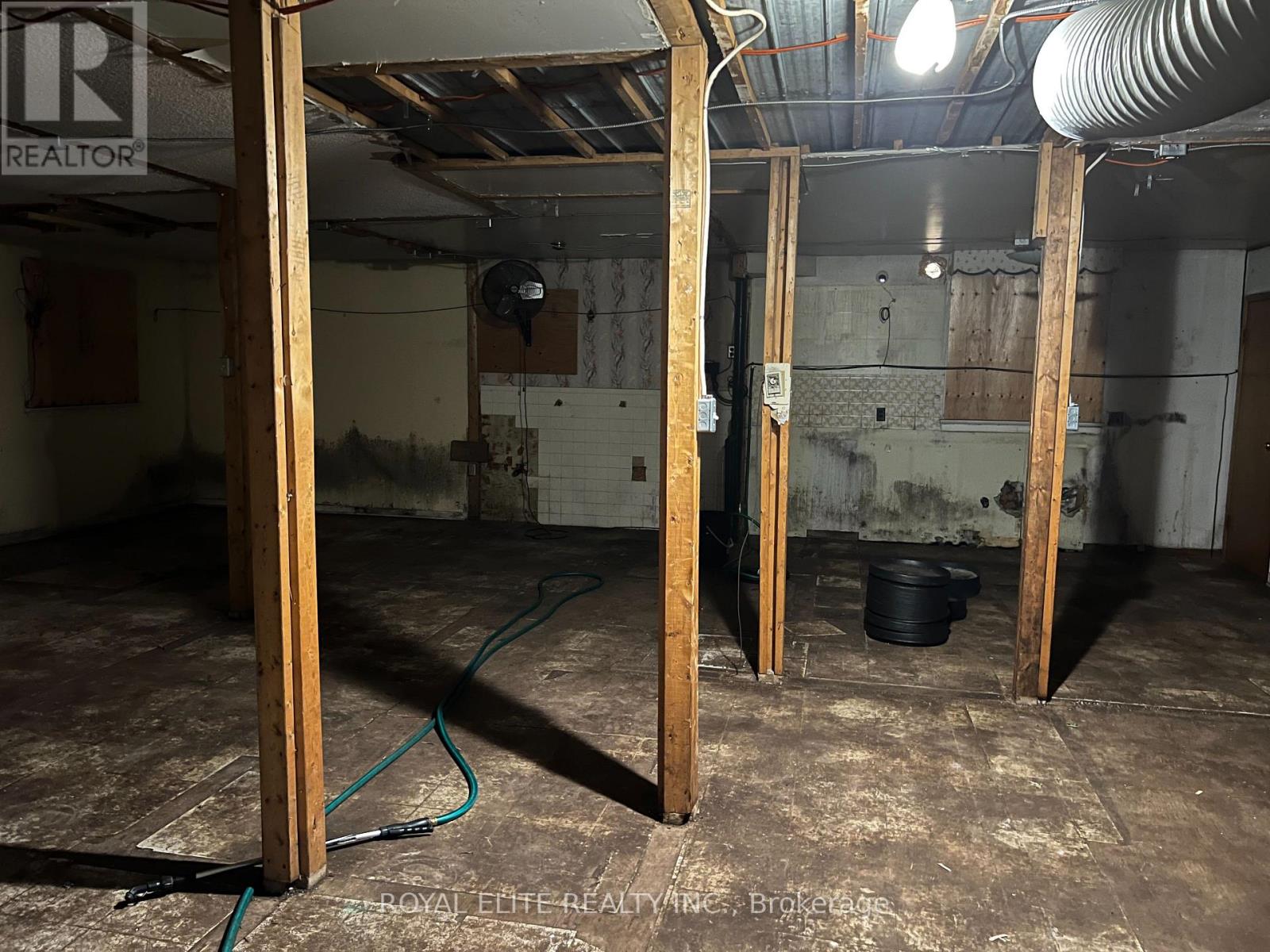 635 Strawberry Lane, King, Ontario  L3Y 4V9 - Photo 13 - N12685094