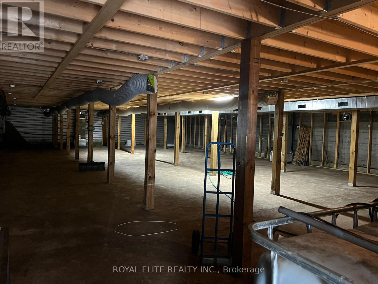 635 Strawberry Lane, King, Ontario  L3Y 4V9 - Photo 4 - N12685094