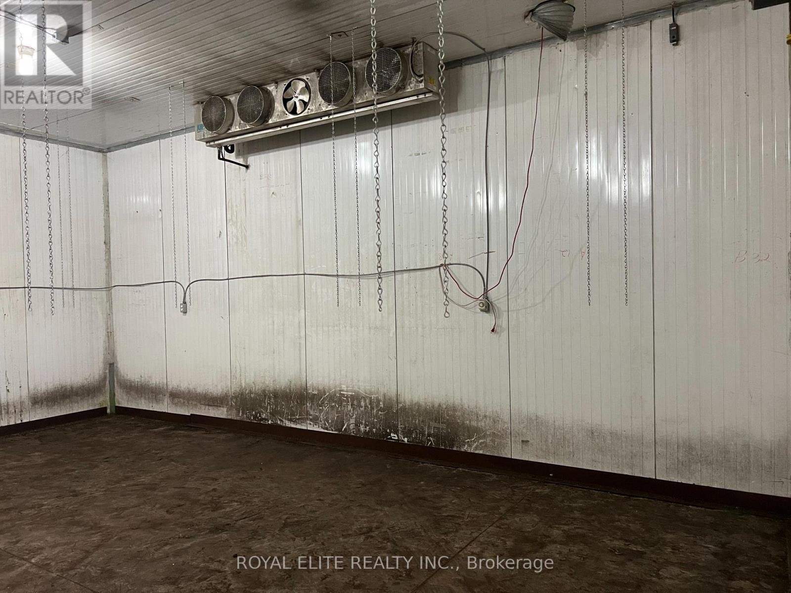 635 Strawberry Lane, King, Ontario  L3Y 4V9 - Photo 5 - N12685094