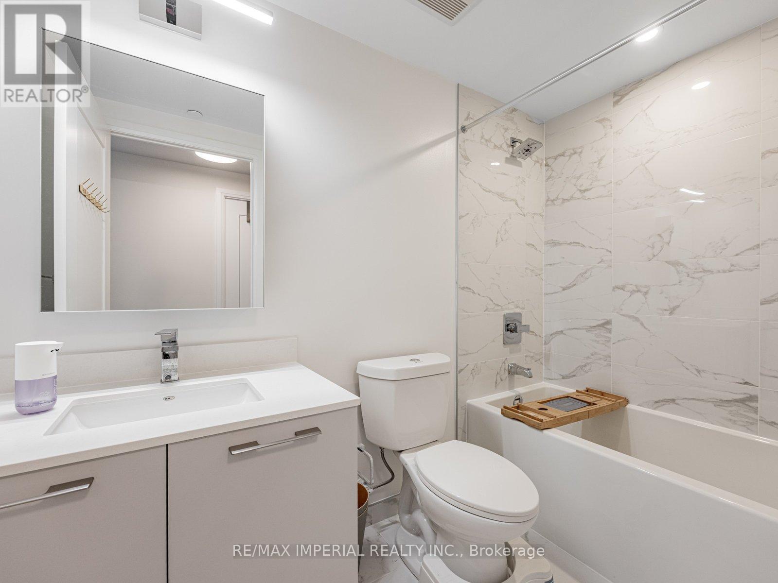 3205 - 8 Water Walk Drive, Markham, Ontario L3R 6L4 - Photo 11 - N12685096