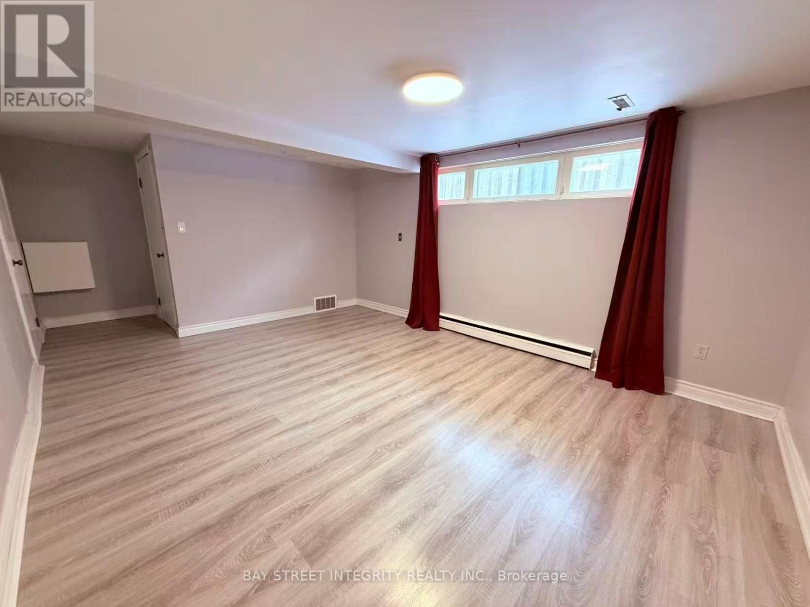 11 Southill Drive, Hamilton, Ontario  L9A 3K4 - Photo 10 - X12685102